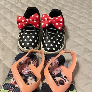 Polka Dot Bow Sneakers and Cartoon Flip Flops Disney Mini Mouse size 6